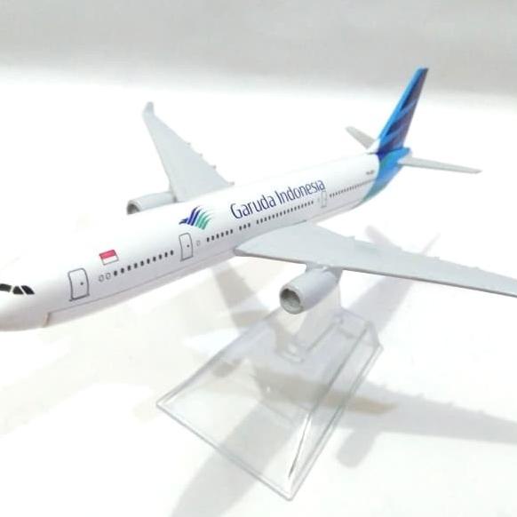 Pesawat Diecast Miniatur Garuda Indonesia Boeing 777-300Er