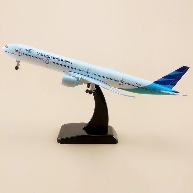 Miniatur Diecast Pesawat Garuda Indonesia Boeing B777-300Er Medium