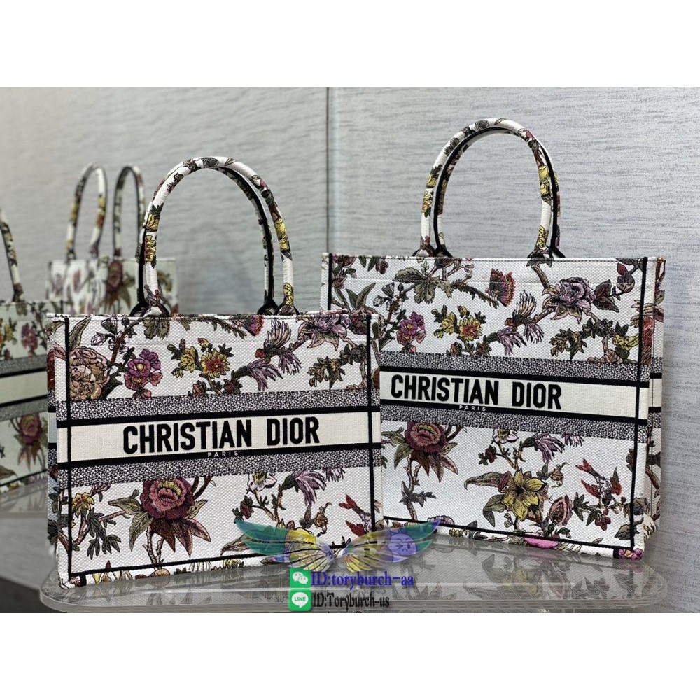 Dior Medium embroidered booktote canvas holiday beach tote weekend carryall travel cabin handbag