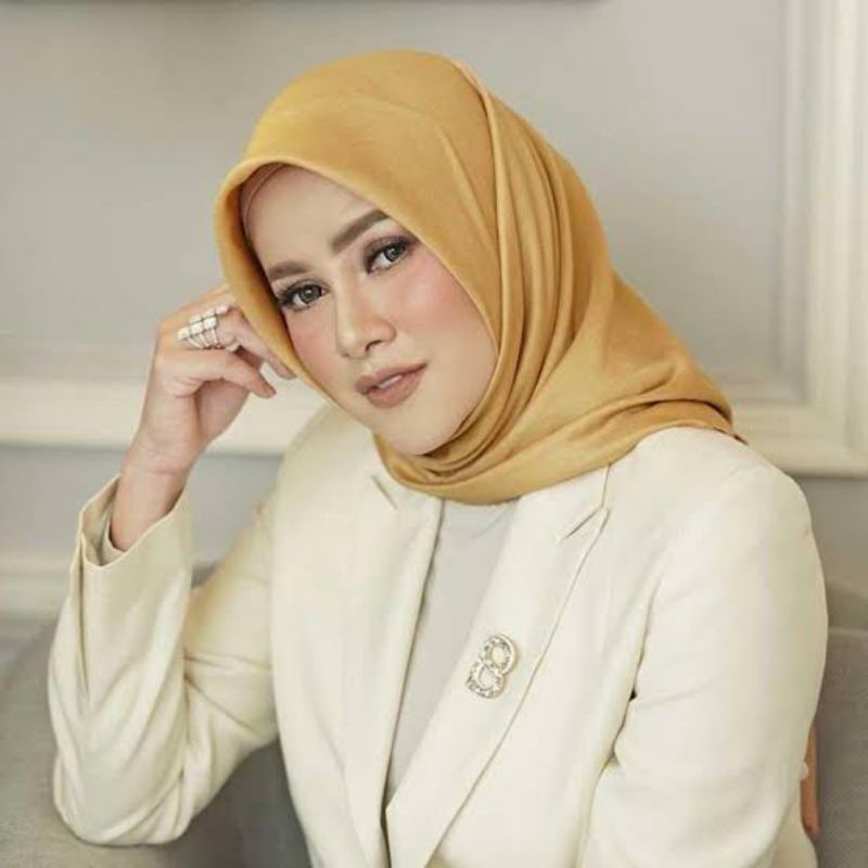 preloved MULUS ❤️ like new ♥️  jilbab polos Buttonscarves button scarves BS buttonscarve benang jaru