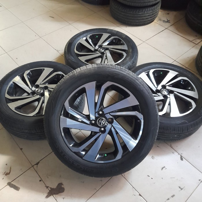 Velg Mobil Seken Original Ring 17 Baut 4 STD RAIZE R17X6 4X100 ET40 BAN 205 60 R17