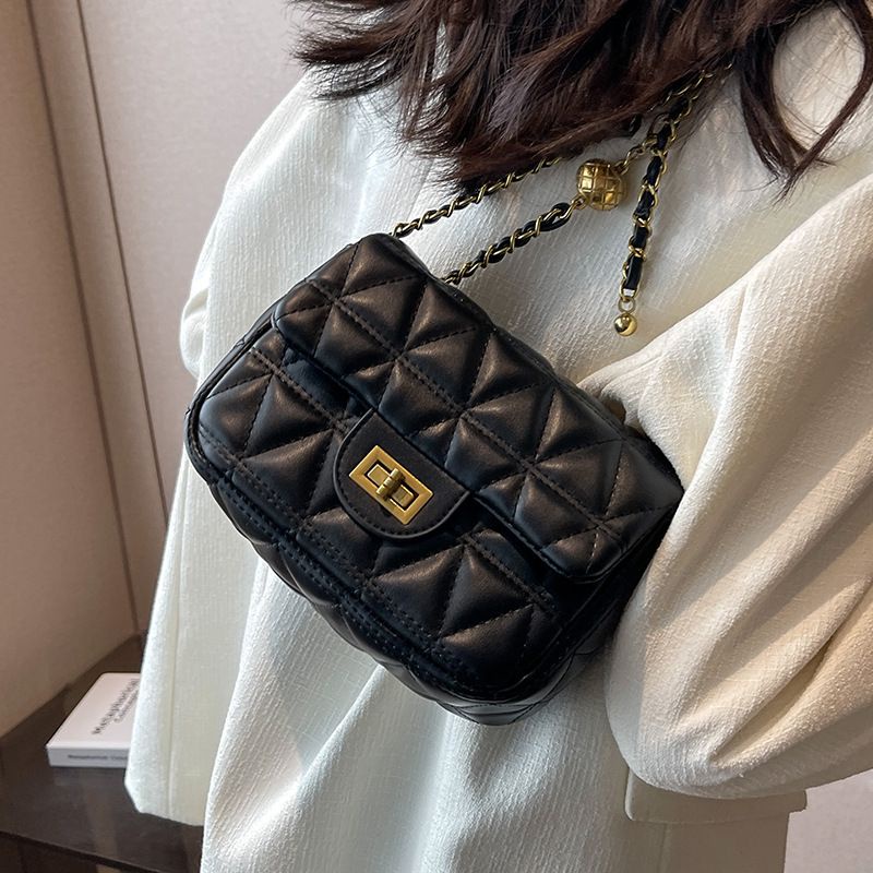 Tas Selempang Kulit Wanita Dompet Hp Cewek Rantai Bag FT66 18 x 12 x 7 cm