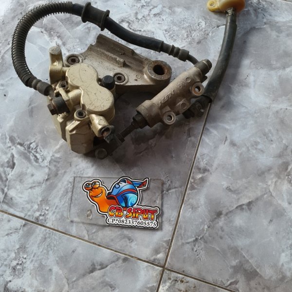 PART master kaliper belakang ninja rr old SE pengeriman belakang ninja rr old SE 150 ori copota