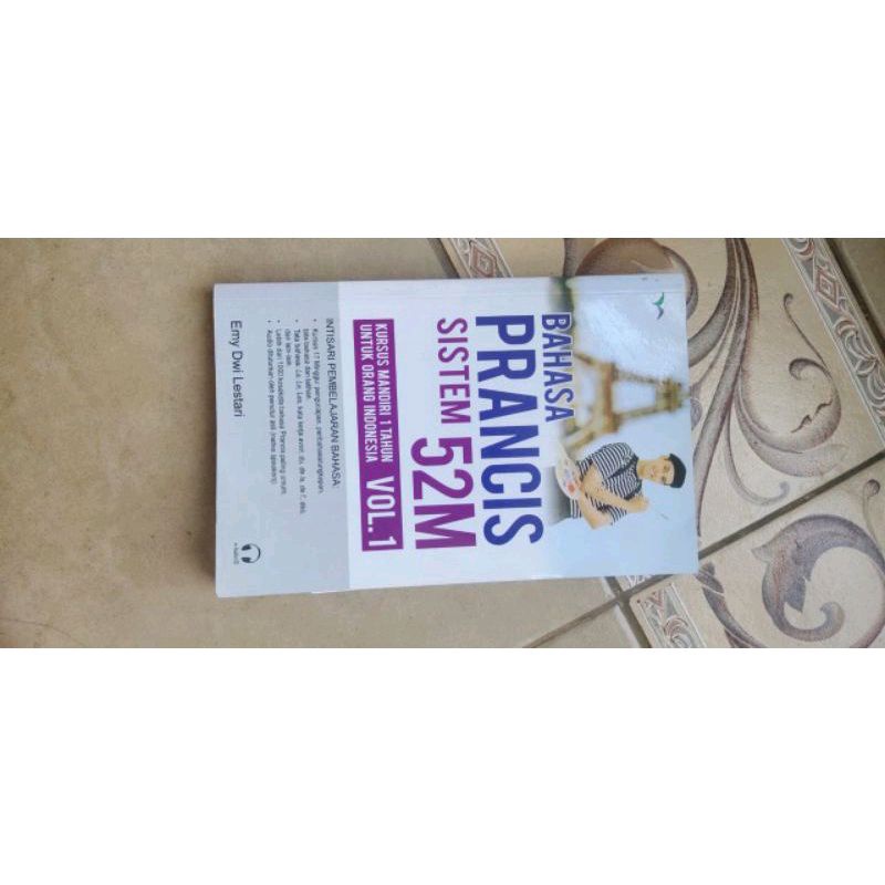 

prelovedbykyo - kesaint blanc buku belajar bahasa prancis (preloved)