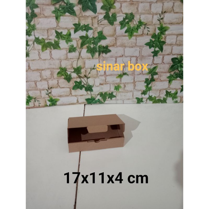 

KARDUS UK. 17x11x4 CM....DIE CUT KARTON BOX UNTUK KOTAK BAJU-AKSESORIS-SOUVENIR DLL MODEL BOX PIZZA