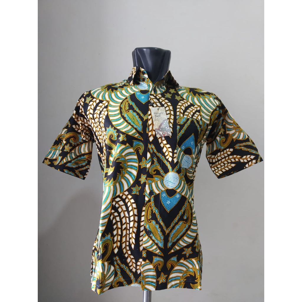 Batik Pria Slim Fit Lengan Pendek