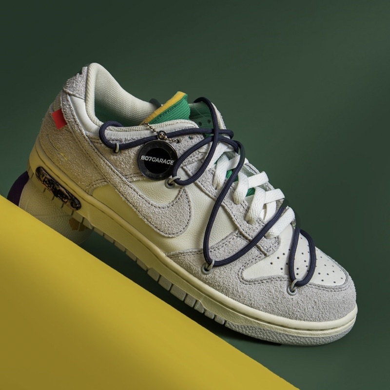 Dunk Low OW Lot 20 of 50