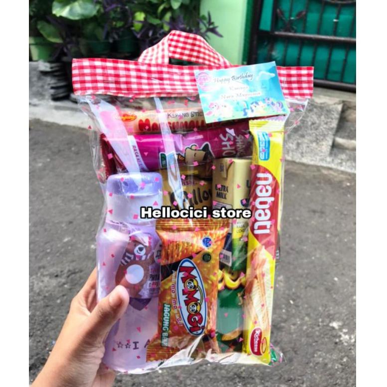 

7.7 Brand PARCEL SNACK KEMASAN CANTIK + BOTOL MINUM ULANG TAHUN