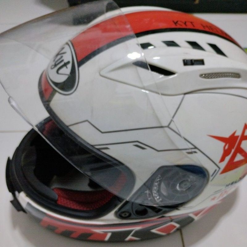 Helm KYT RC7 Merah Putih