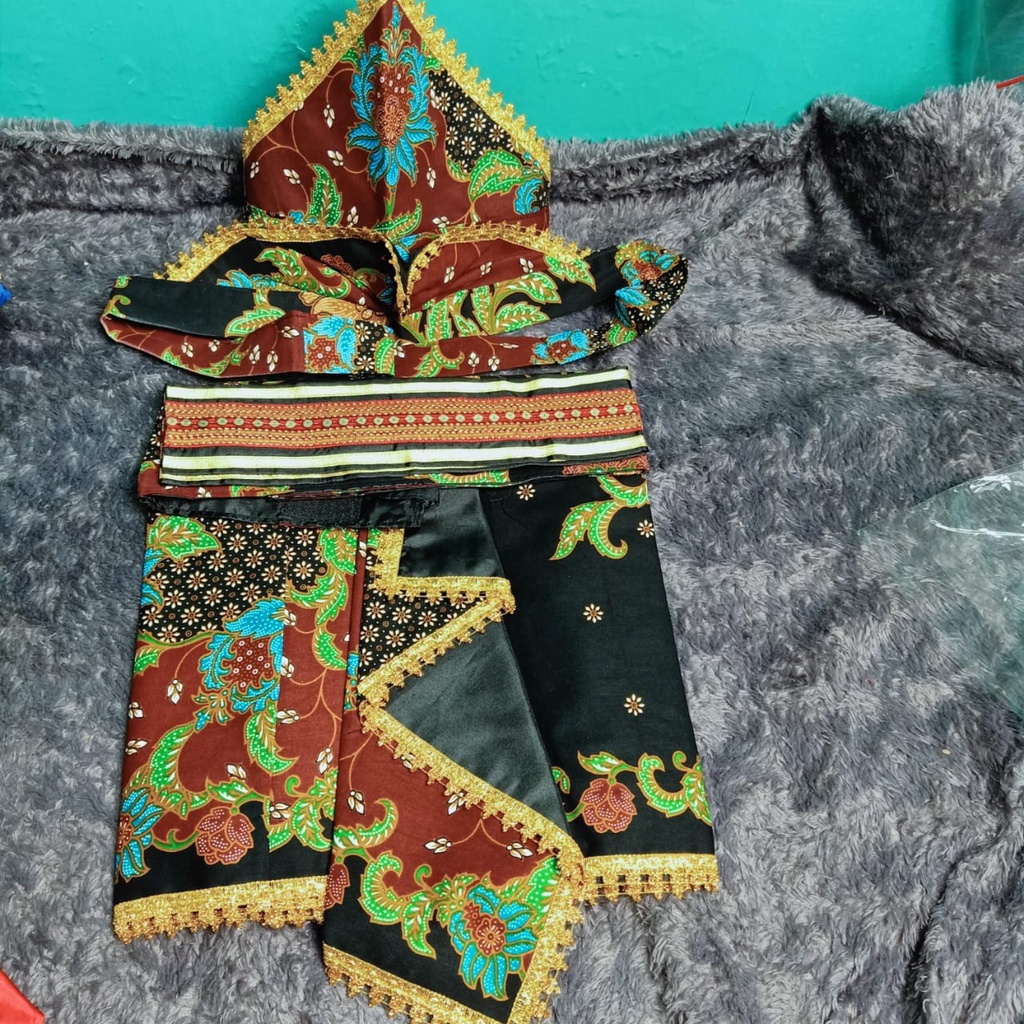 Slembong seni merah bunga batik Songket seni silat kain songket silat kain seni pencak silat sembong