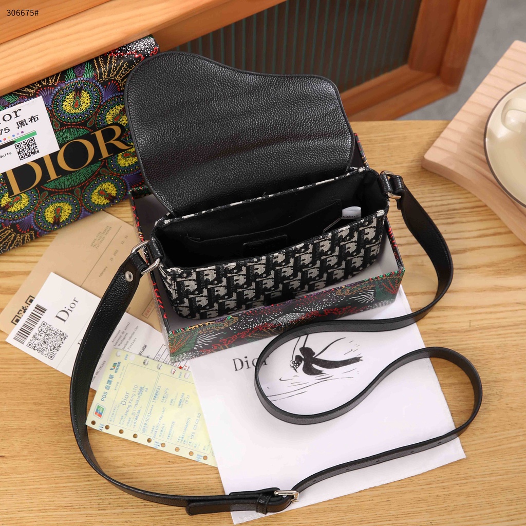 D  Crossbody 306675