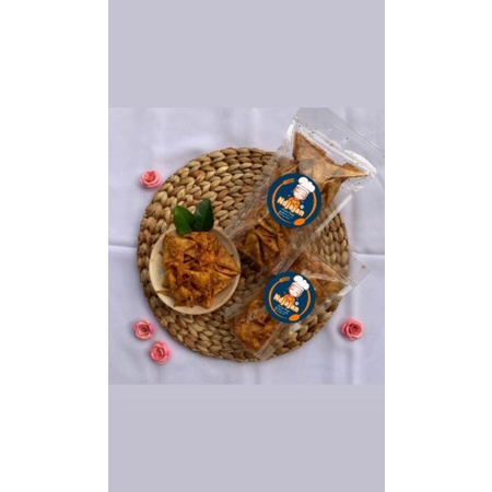 

pangsit goreng kripik pangsit cemilan ringan