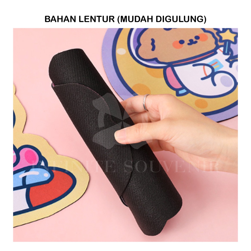 Mouse Pad Anti Slip Gambar Karakter Lucu / Tatakan Mouse Astronot Universe / Aksesoris Komputer atau Laptop / Alas Mouse Bahan Halus Kawaii