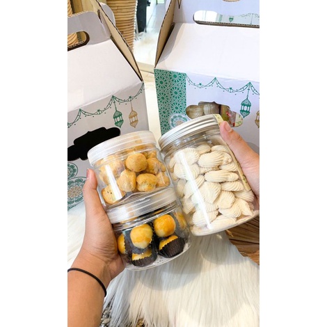 

HAMPERS KUE PREMIUM ISI 3 TOPLES