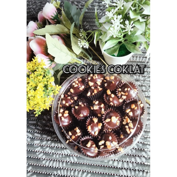 

COOKIES COKLAT PREMIUM 500 GR / COKLAT KACANG/COKLAT SELIMUT