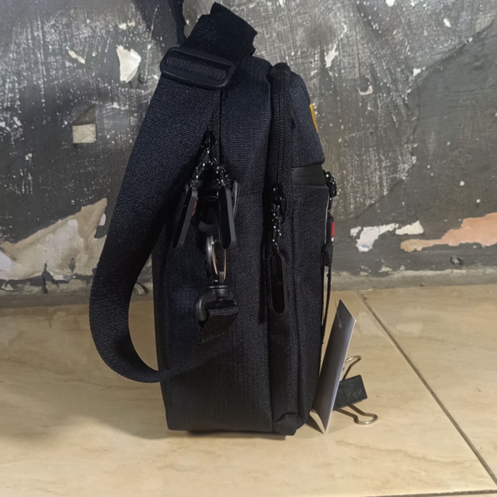 DAIKER Sling bag / Riverwave / Tas Selempang Pria DK OO2 BLACK/ Slingbag Slot Organizer