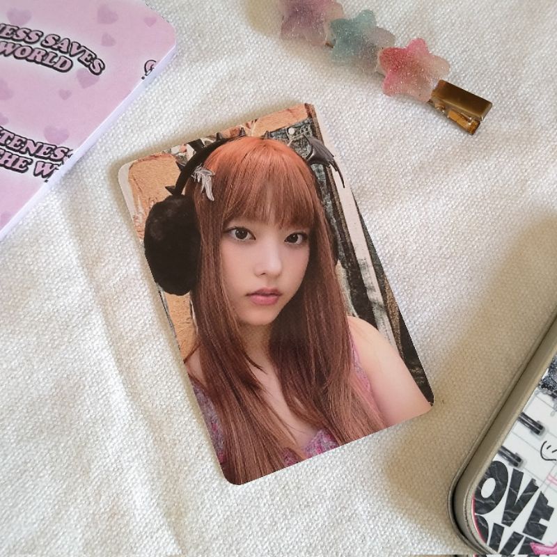 pc haerin headphone earmuff weverse b omg newjeans photocard