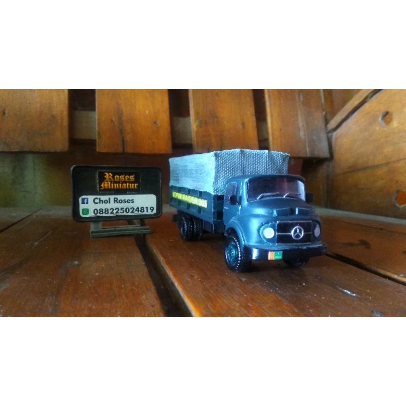 Miniatur truk Mercy Bagong TNI