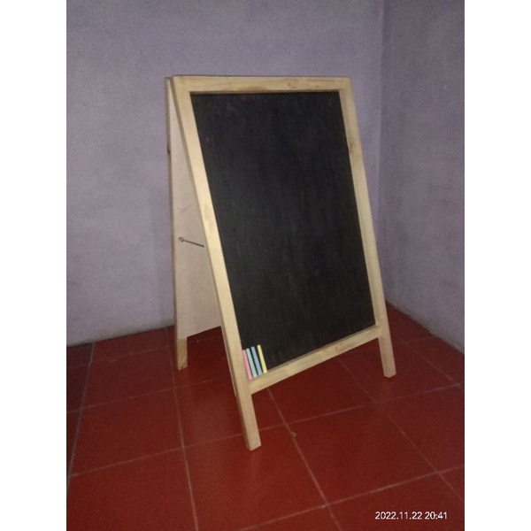 

stand dua sisi +3 kapur warna