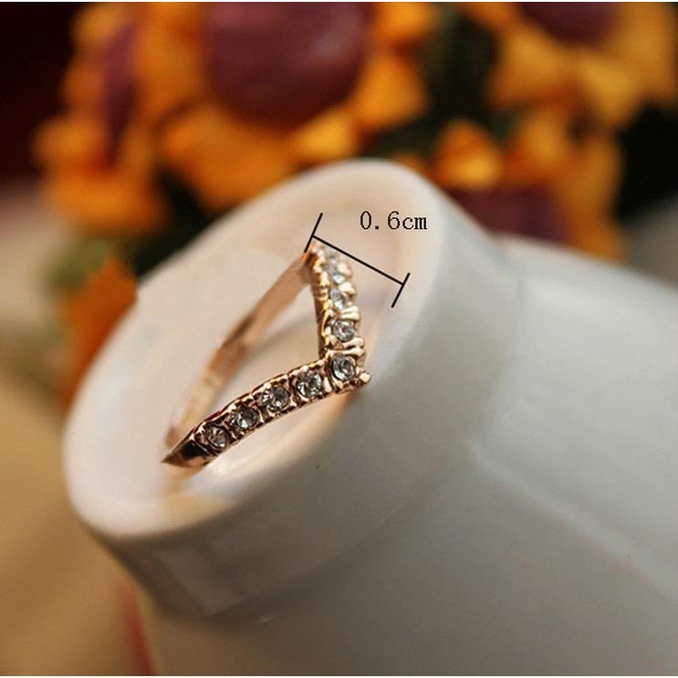 WB201 Cincin Aksen Diamond Bentuk V