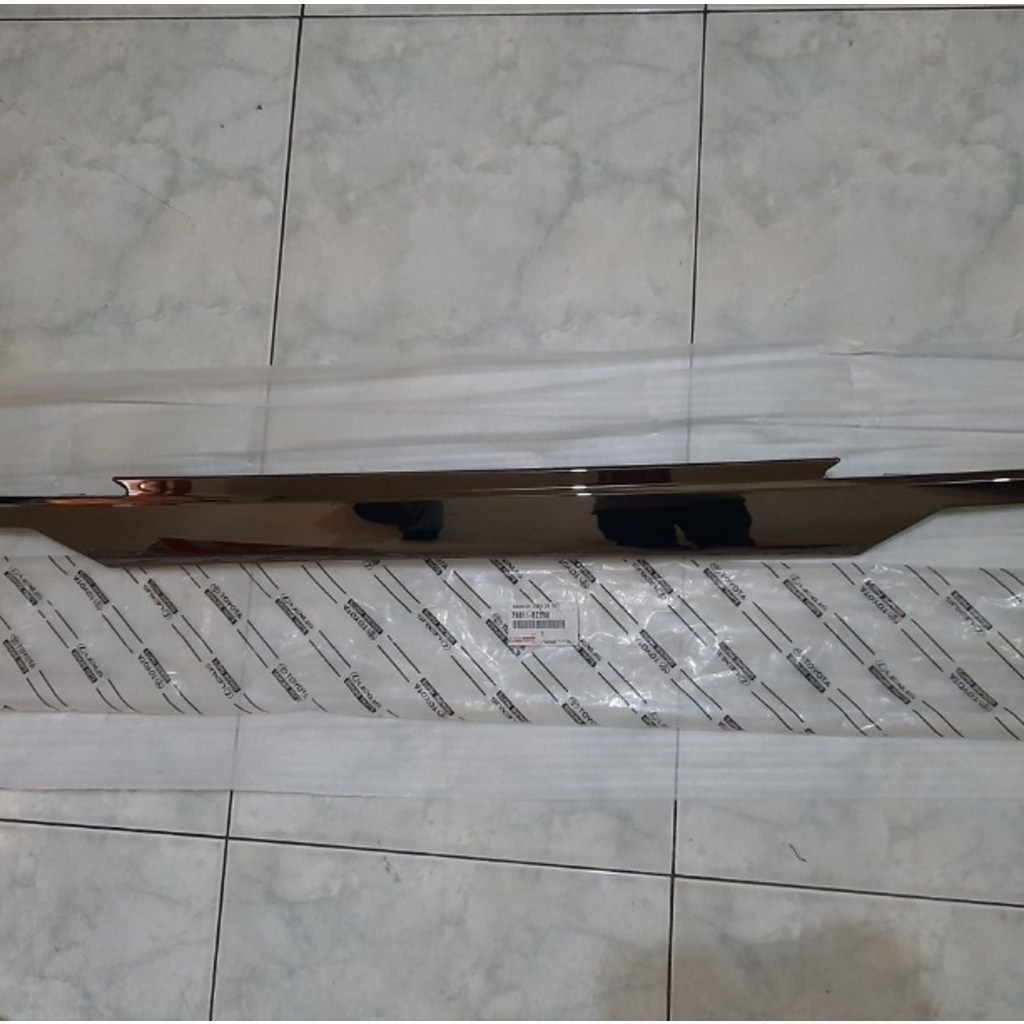 Trunk lid avanza xenia veloz 2019-2021 black chrome