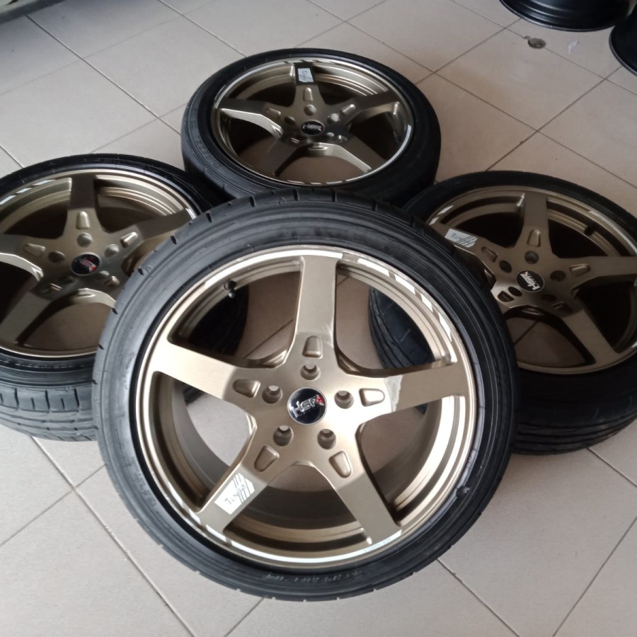 VELG BEKAS PENTE HSR R18X8 LUBANG 5 PCD 5X114 +BAN