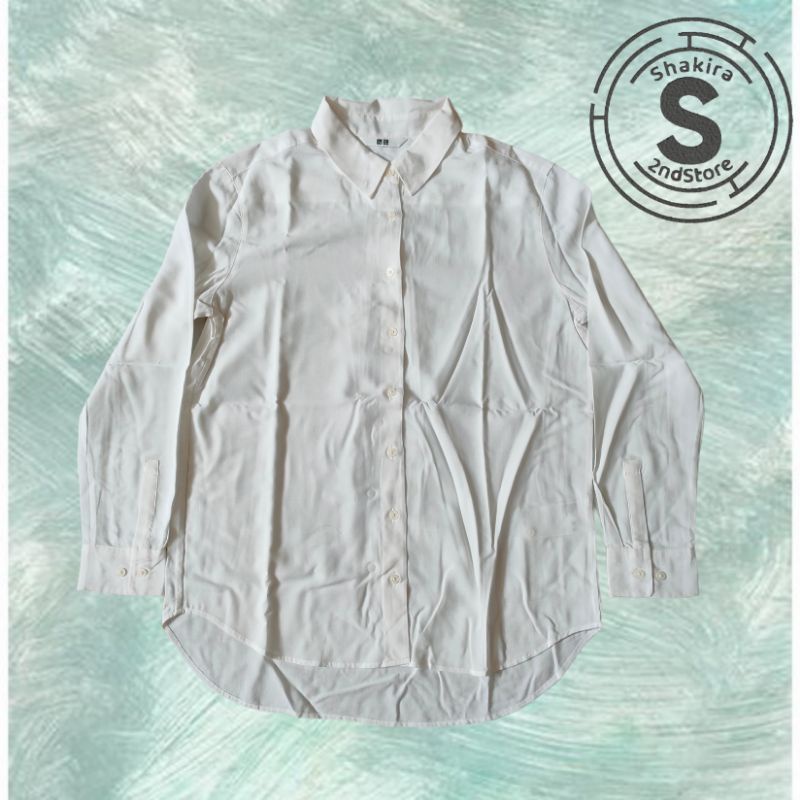 kemeja uniqlo putih