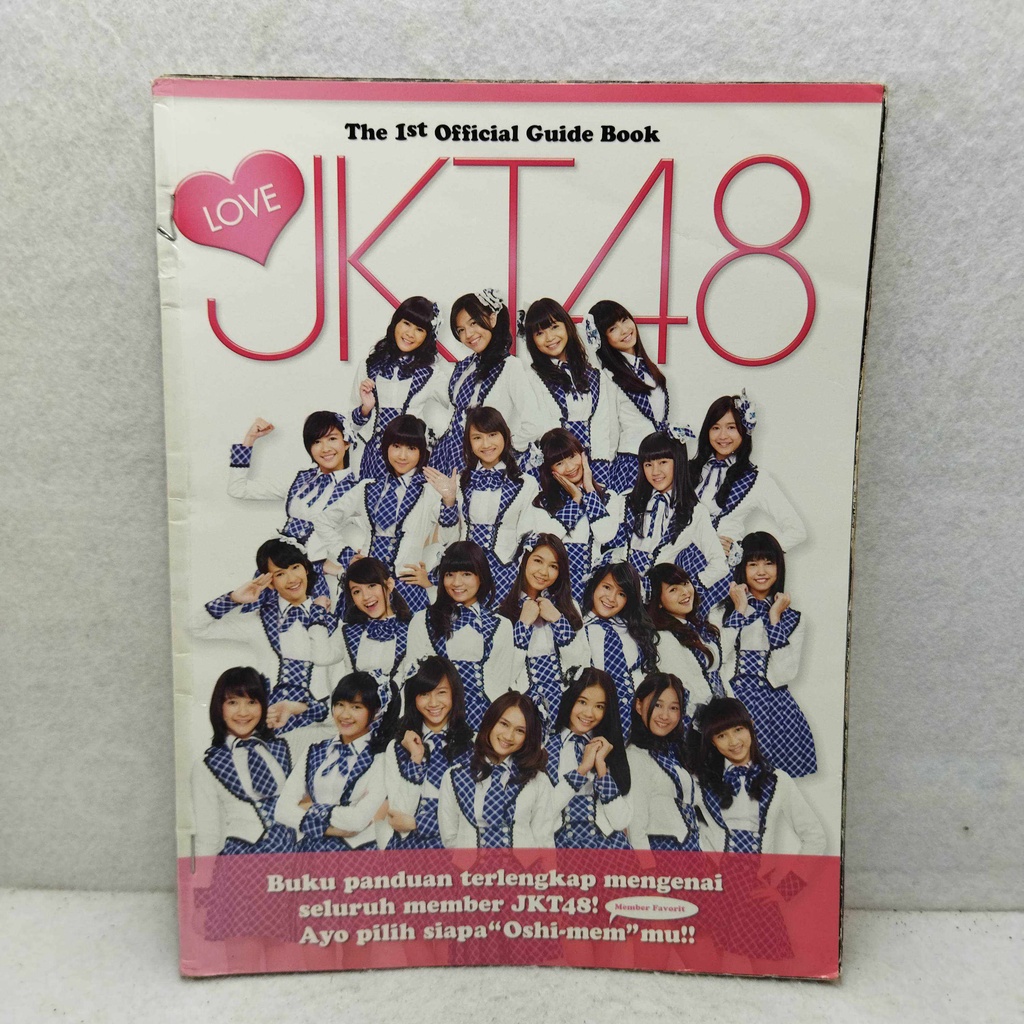 The 1st Official Guide Book Love JKT 48