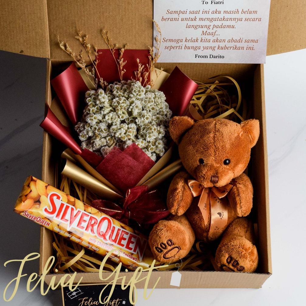 Edelweiss Bouquet 25Cm With Teddy Bear & Chocolate - Buket Edelweis 25Cm Dengan Boneka Beruang Dan C