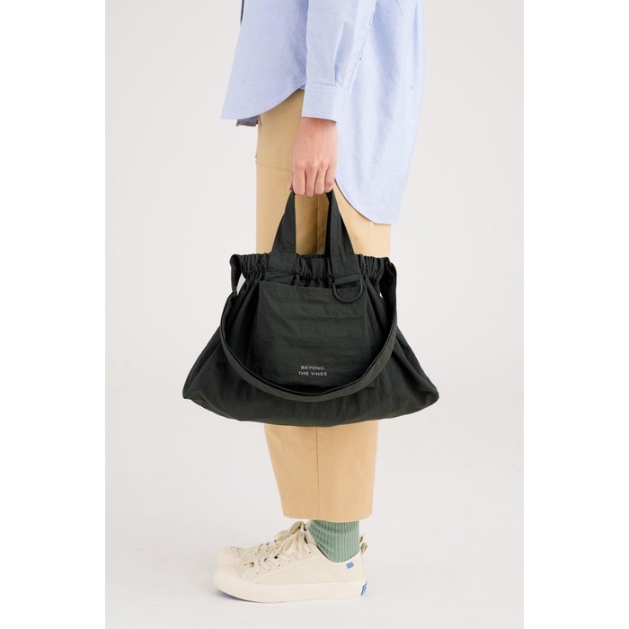 Beyond the Vines M Dumpling | BTV Medium Colourblock Nylon Bag