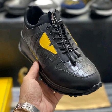 Sepatu fendi sneaker Mirror quality