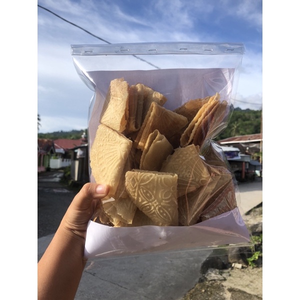 

KUE SEMPRONG/KUE SAPIK berat 250gr