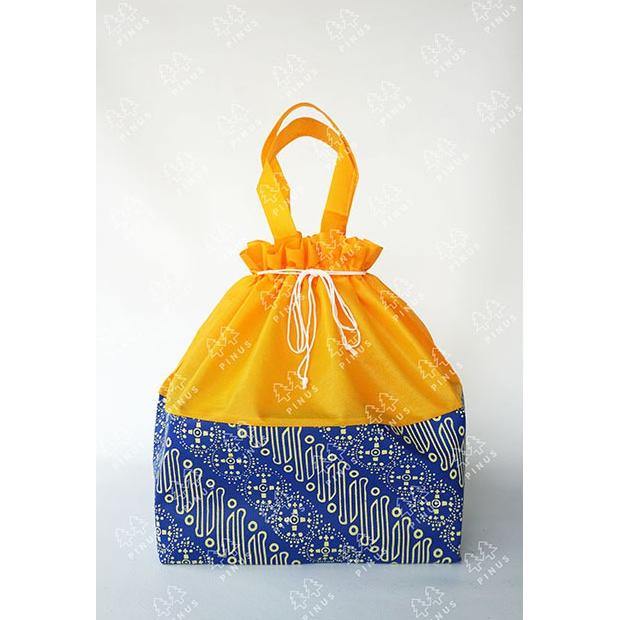 

Goodie Bag Spunbond Serut Tebal Ukuran 20 - 22 Isi 12 Promo Best Seller!