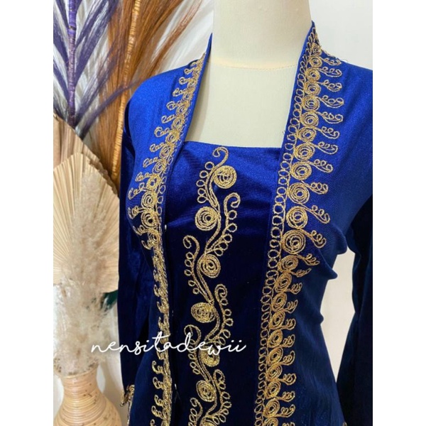 Kebaya Bordir Zirconia, Model Kutubaru - Warna Biru Elektrik [bordir gold]