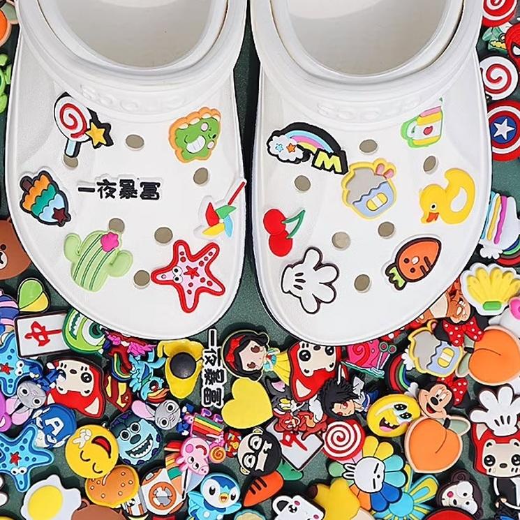 Yuk di order b0B5nJibbitz Crocs Aksesoris Sepatu Sandal / Pin Sandal / Pin Crocs / Pin Hiasan Sandal