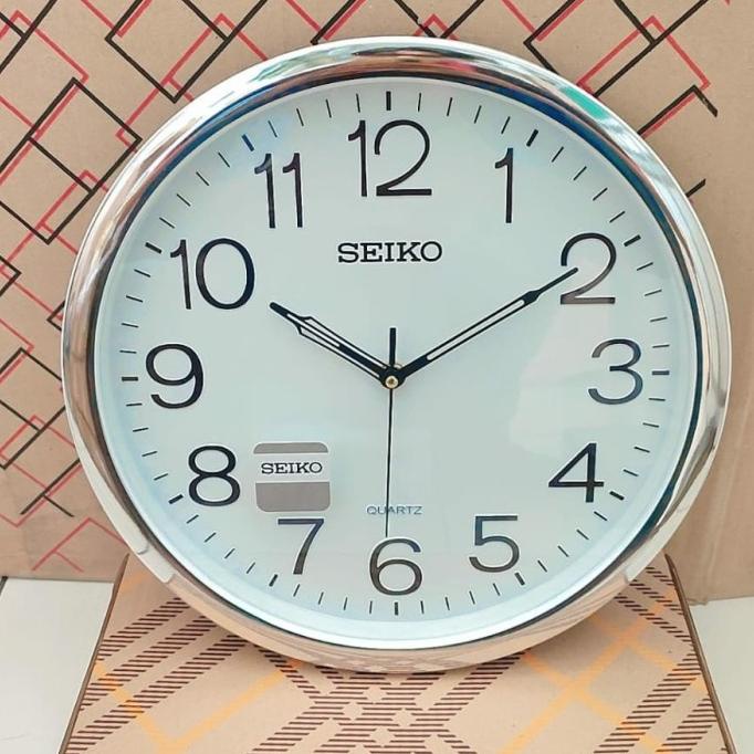 jam dinding seiko sweep