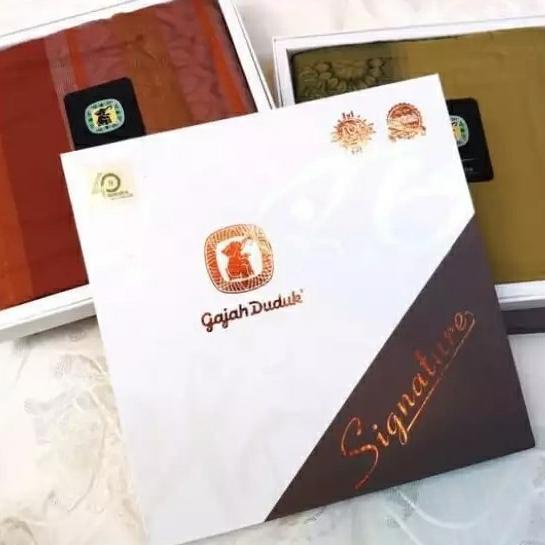 Sarung gajah duduk signature