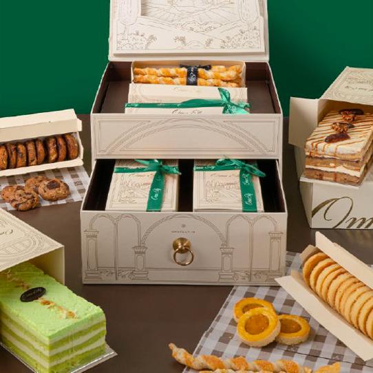 

HAMPERS - The Royale Box