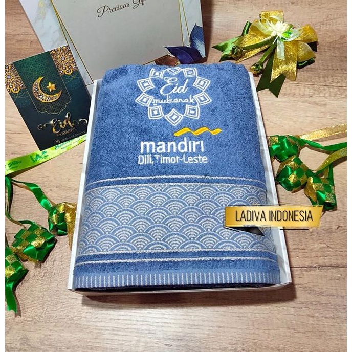 

Promo Hampers Gift BOX Lebaran - Handuk NEW VALLETA Single edisi Idul Fitri