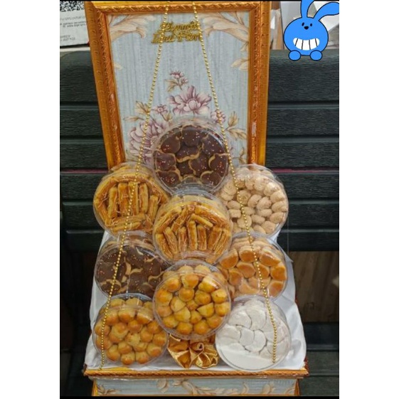 

parcel makanan cookies