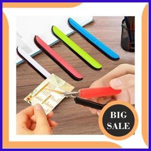 

GUNTING KECIL MINI LIPAT / GUNTING BENTUK PULPEN onderdil 54PR23