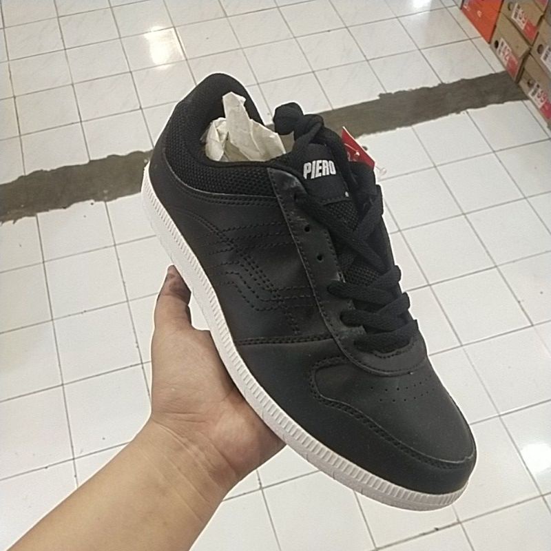 Piero Sepatu Casual B715 Hitam Putih