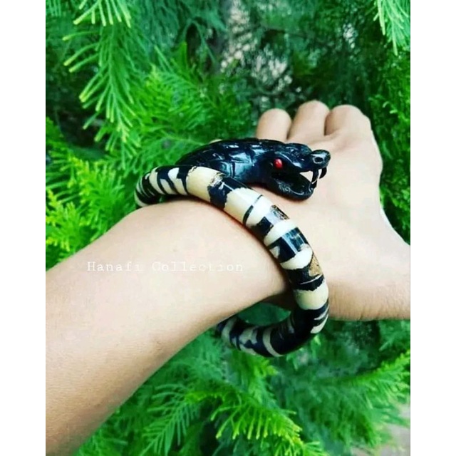 Akar Bahar Batu Gringsing Ukir Kobra Desain Tali Aros Hitam