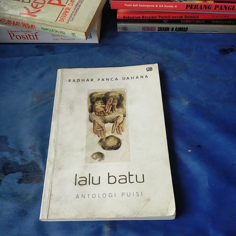 

buku lalu batu