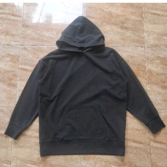 Hoodie Uniqlo Hitam