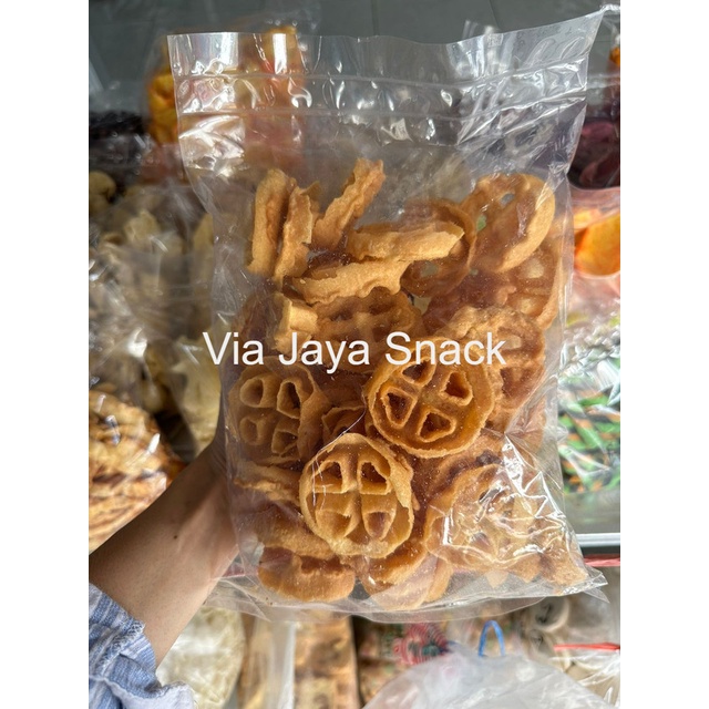 

Kembang Goyang Kue Kering Sarang Gurih Wijen Makanan Tradisional 250g 250 gr