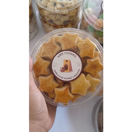 

Kue kering lebaran SPRIT/NASTAR/SALJU/MANISAN/COKELAT/KACANG