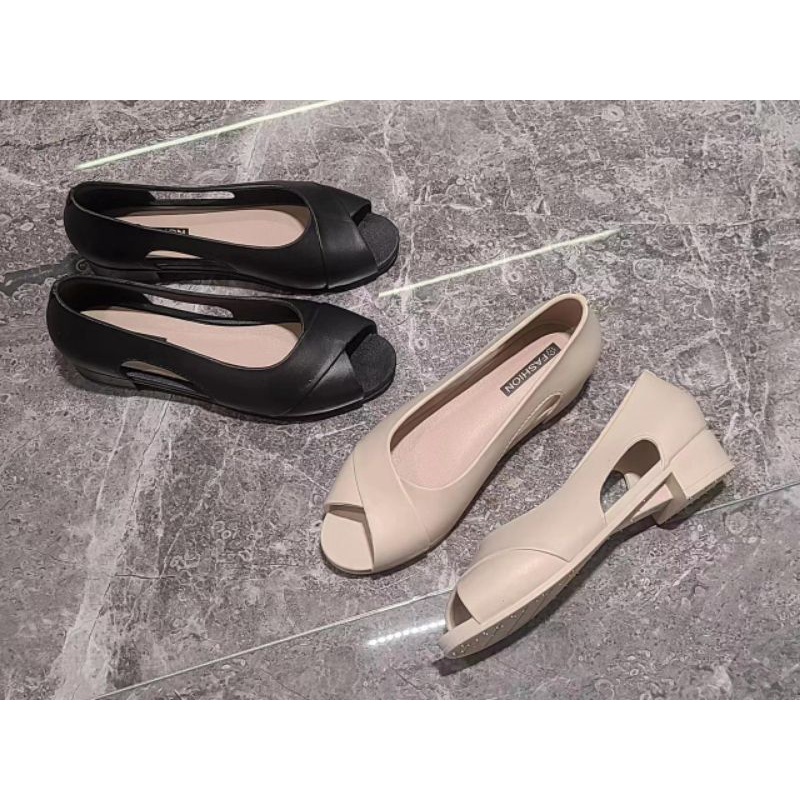 Sandal New Flat Shoes Wanita thicki heels Import High Quality