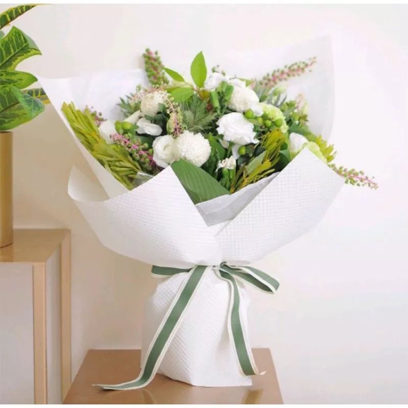 

5 Lembar kertas buket motif Embosed Flower Wrapping