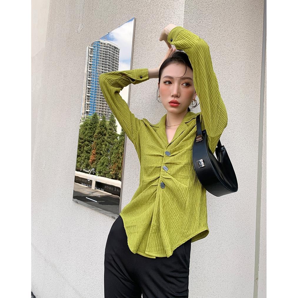 Red Tekstur retro berlipat kemeja hijau mustard longgar Gaya desain Hong Kong rasa kerah V-neck 2021 awal musim gugur top baru